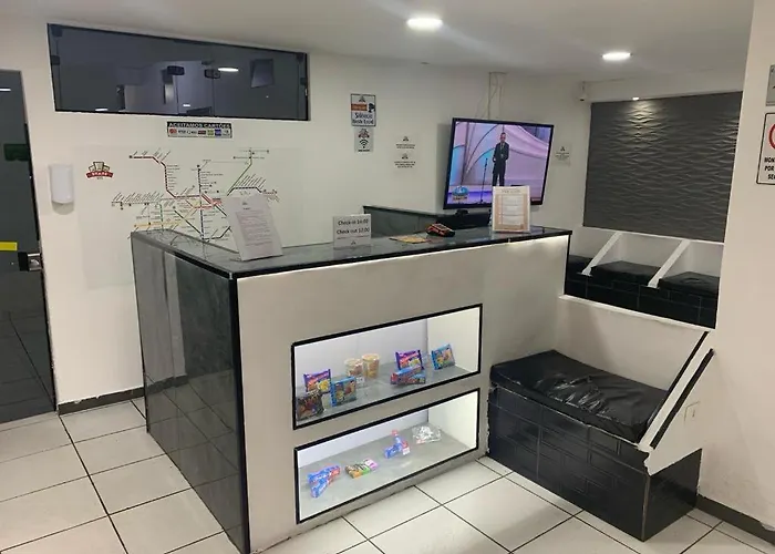 Estacao Hostel - Em Frente Ao Metro